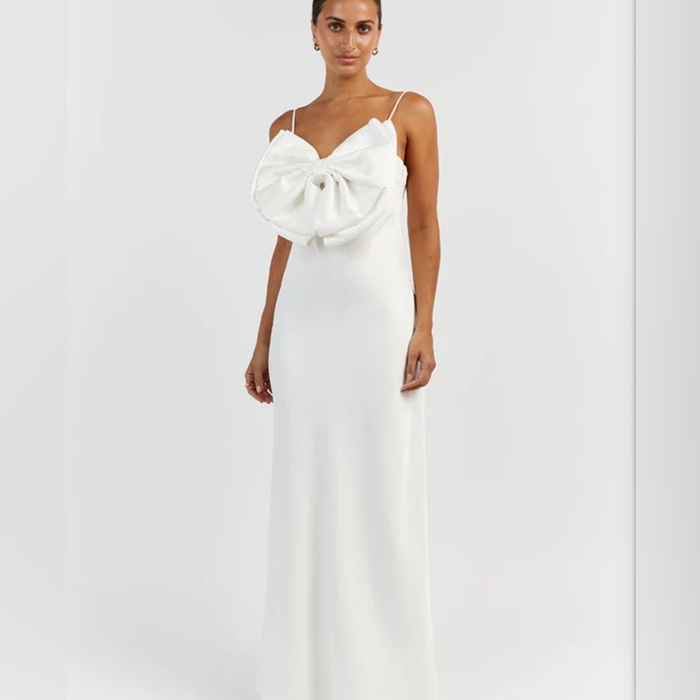 DISSH‎ NWT White Oversized Bow Bridal Maxi Dress Rehearsal Dinner Size 4